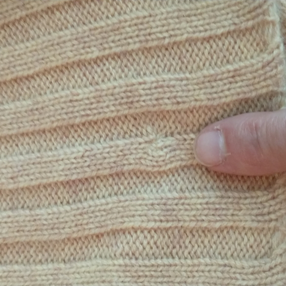 Mariele Waithe Tan 100% Cashmere Long sleeve turtle neck Cable knit sweater sz M - Picture 16 of 16